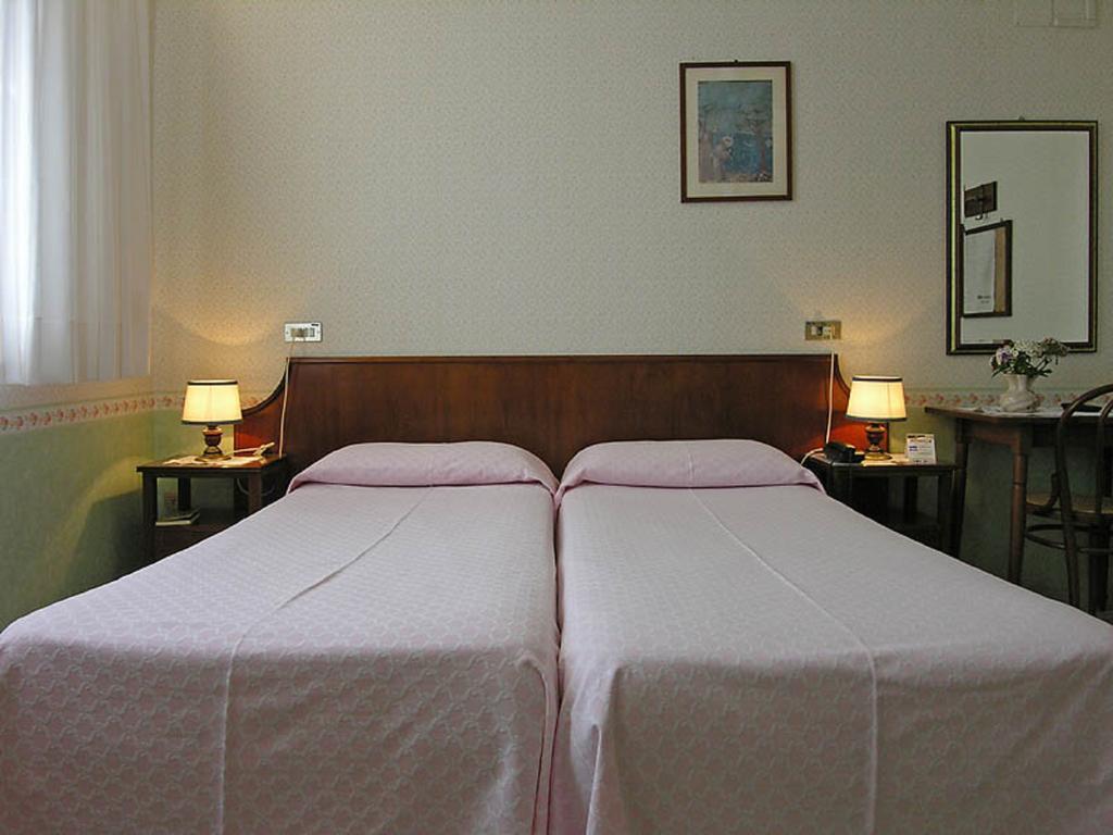 Hotel San Francesco Assisi Luaran gambar