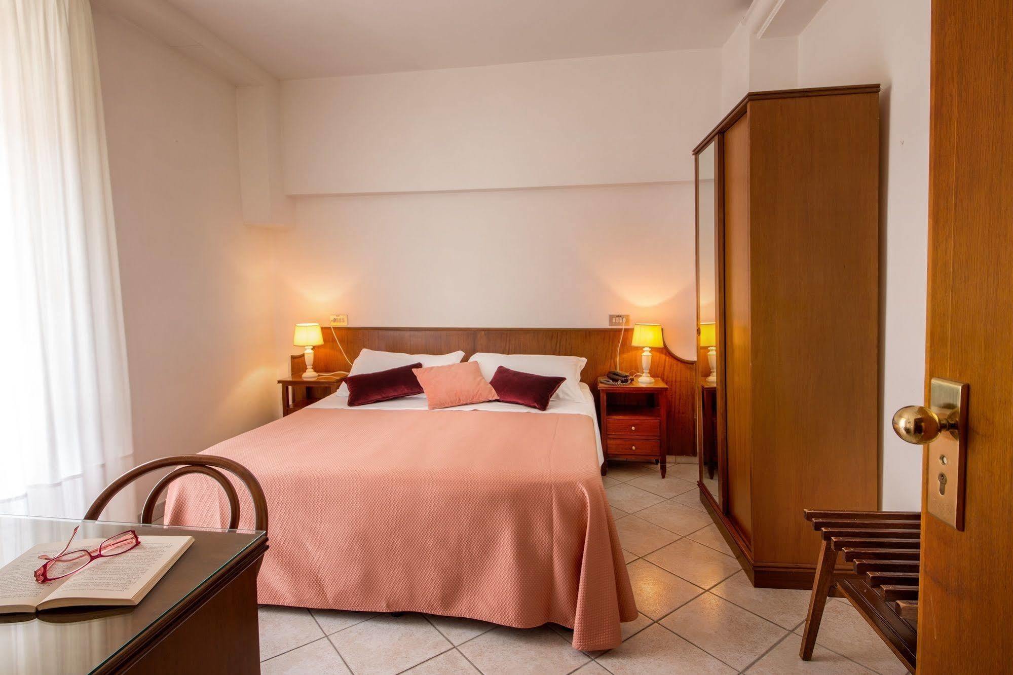 Hotel San Francesco Assisi Luaran gambar
